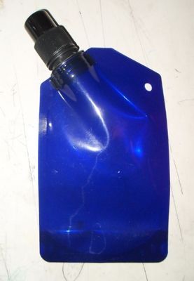 Blue 8 Oz Stand Up Etui z wylewką i czapką, opakowanie elastyczne z napojami
